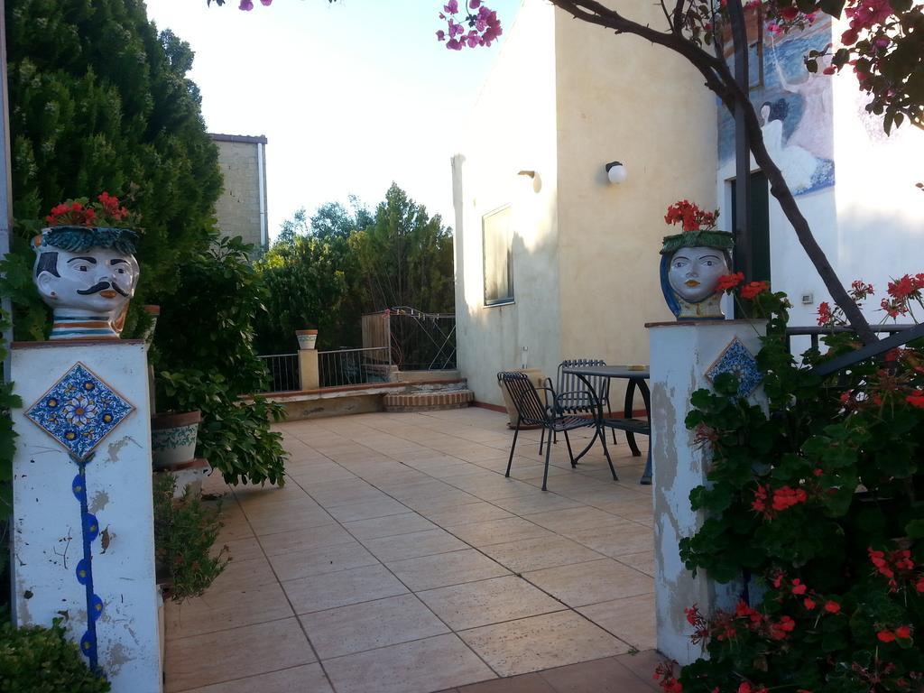 B&B La Casa Dell'Artista Assoro ภายนอก รูปภาพ