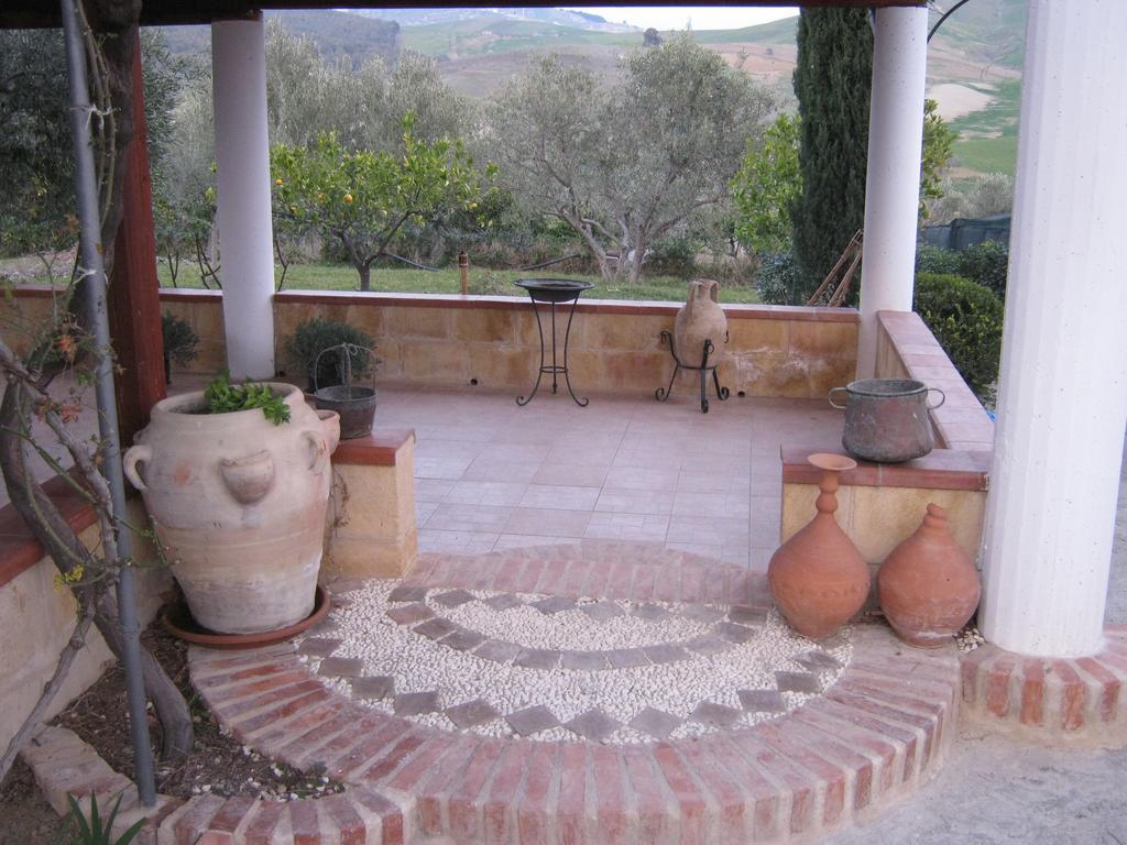 B&B La Casa Dell'Artista Assoro ภายนอก รูปภาพ