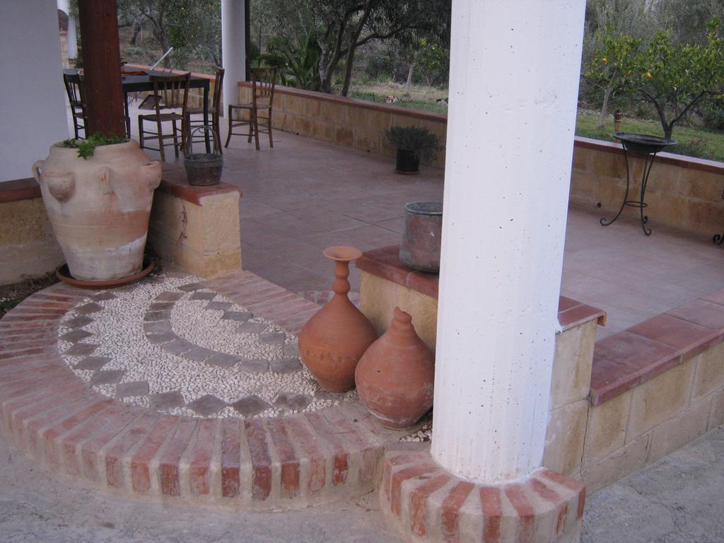 B&B La Casa Dell'Artista Assoro ภายนอก รูปภาพ